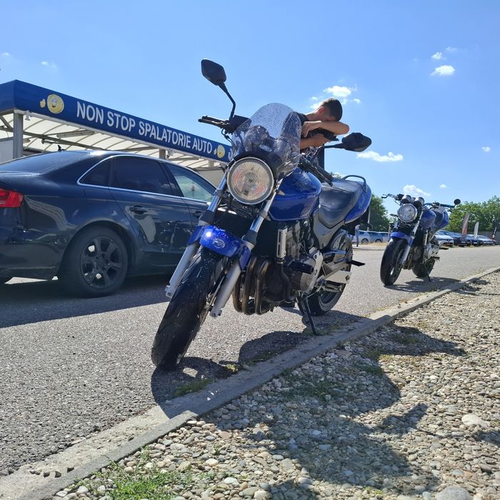 Vând honda hornet 600