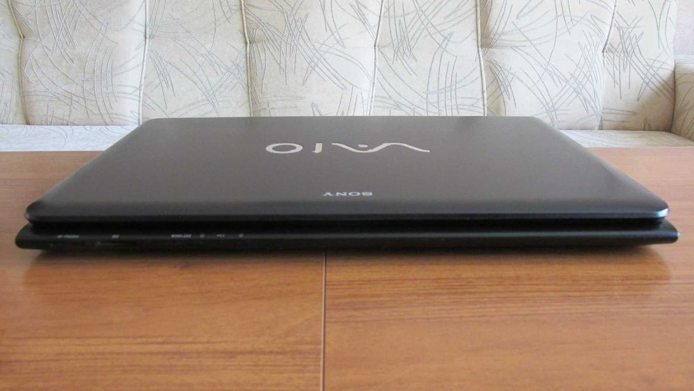 17.3 инча Sony с Intel i7-3612QM,Full HD,SSD,Blu-Rey,подсветка