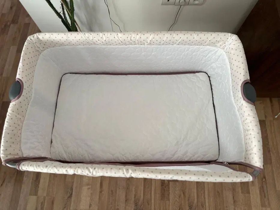 Продам б/у люльку-кроватку  Kikka Boo в отличном состоянии.