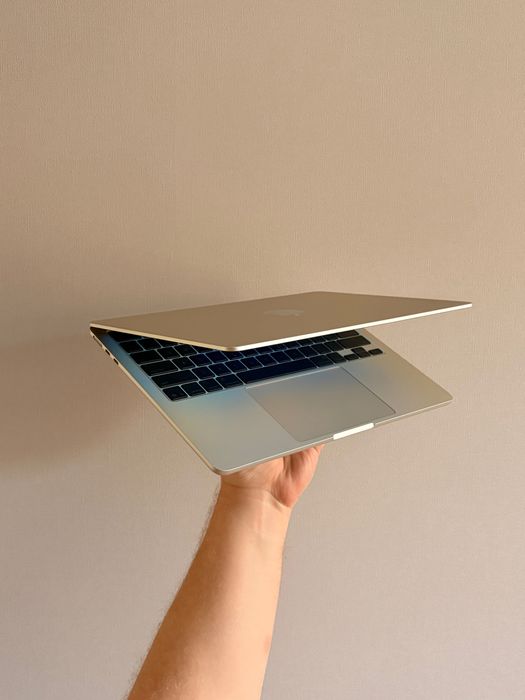 MacBook Air 13 M4 (16/256 GB)
