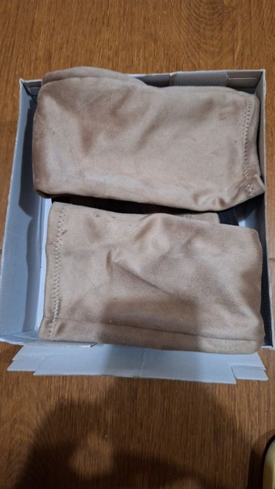 Продавам чисто нови дамски ботуши