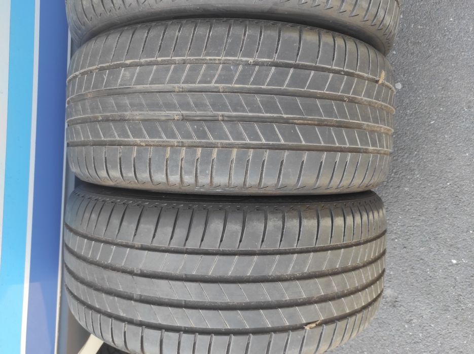 245/40/19 Bridgestone