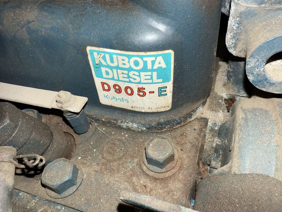 Motor kubota D905