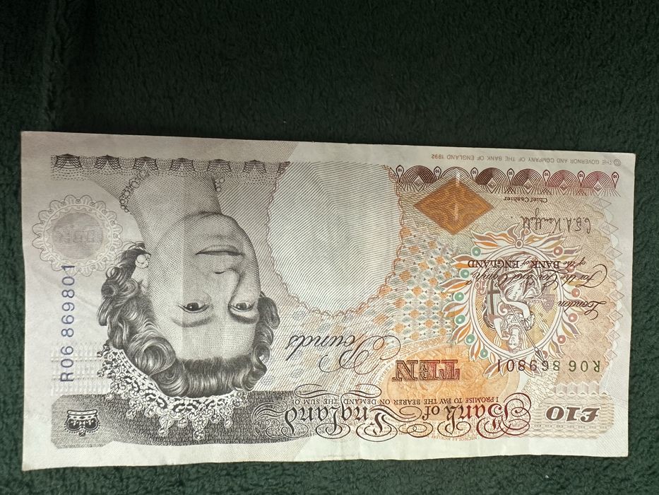 Bancnota 10 lire sterline