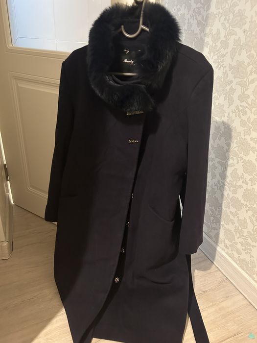 Верхняя одежда, платья