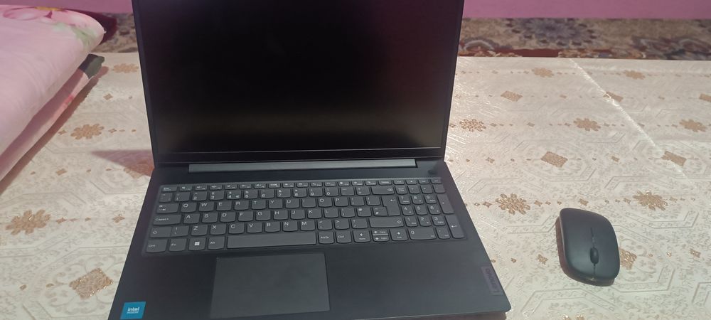 Lenovo noutbuk yangi