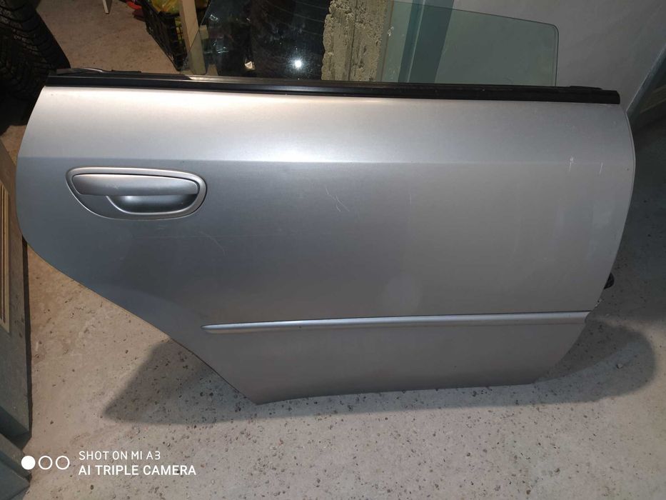 Врати и калник Легаси 2005г.