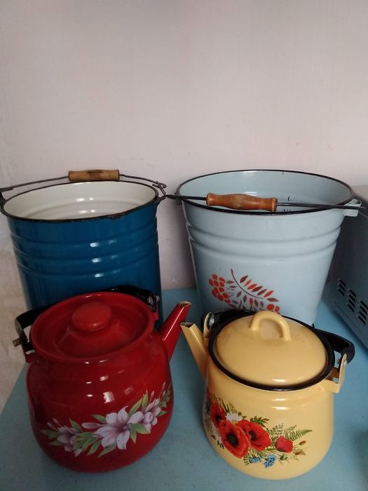 Чайники и ведра эмалированные