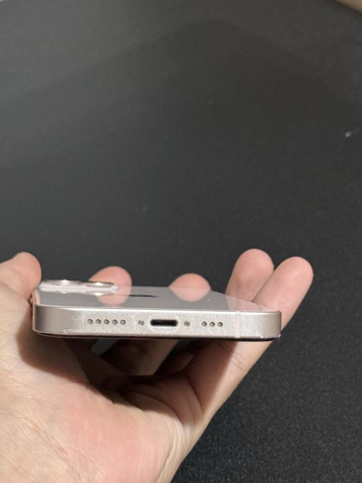 iPhone 13 розовый цвет