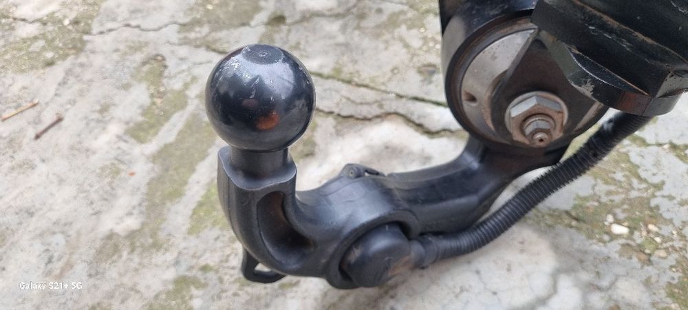 Електрически теглич за  Q3  2012-2018