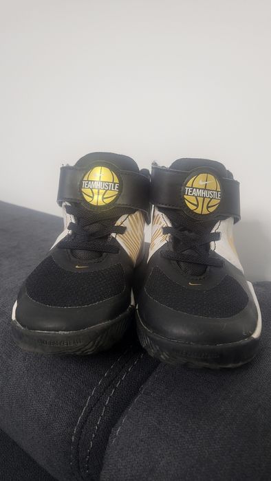 NIKE Team Hustle marimea 29