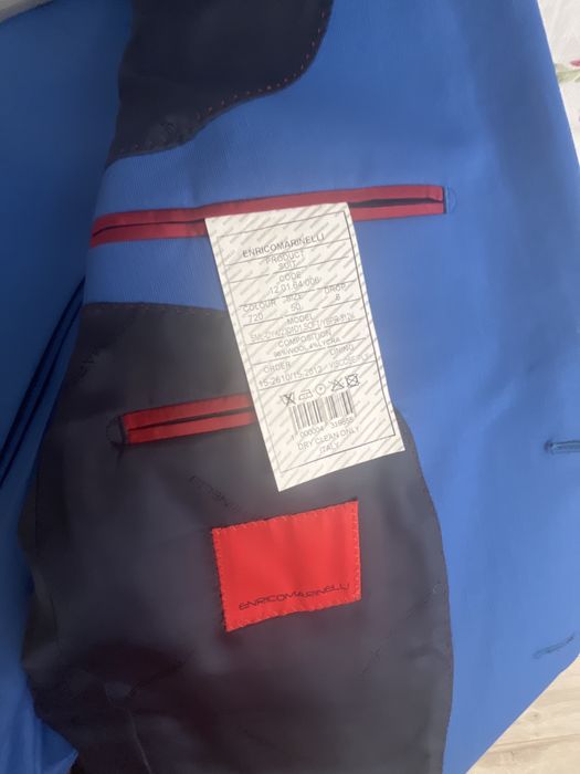 Продается мужской костюм