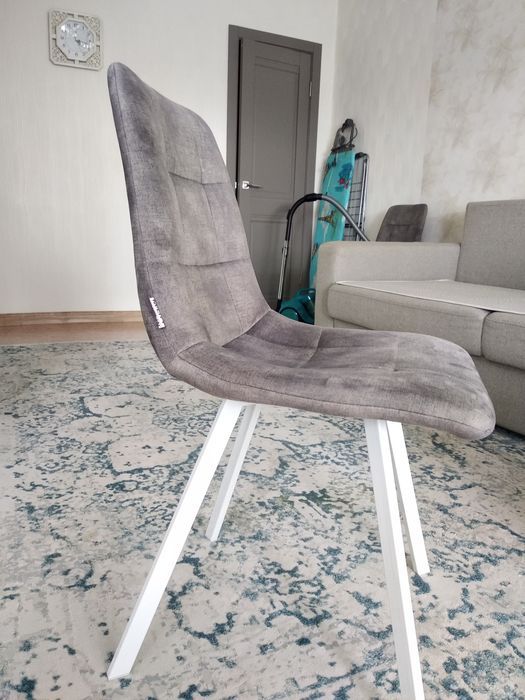 Стулья 4 штуки новые Ош