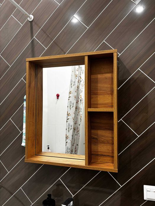 Зеркало с полками