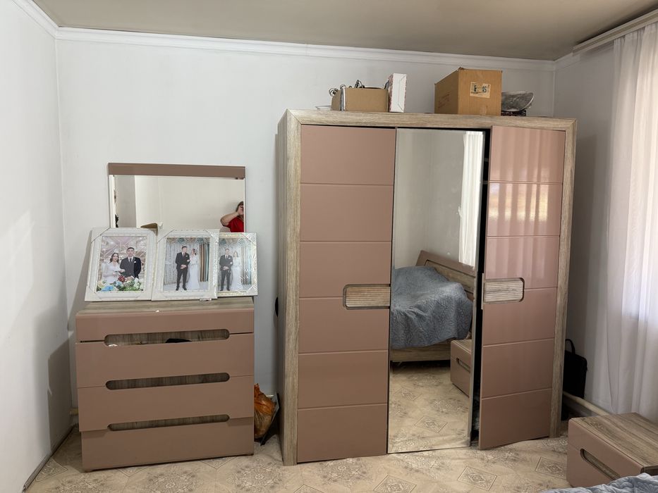 Спальный гарнитур