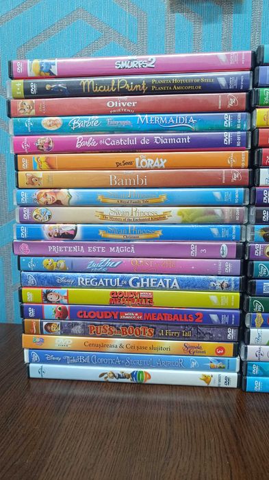 Colectie DVD animatii (79 buc) si filme (23 buc)