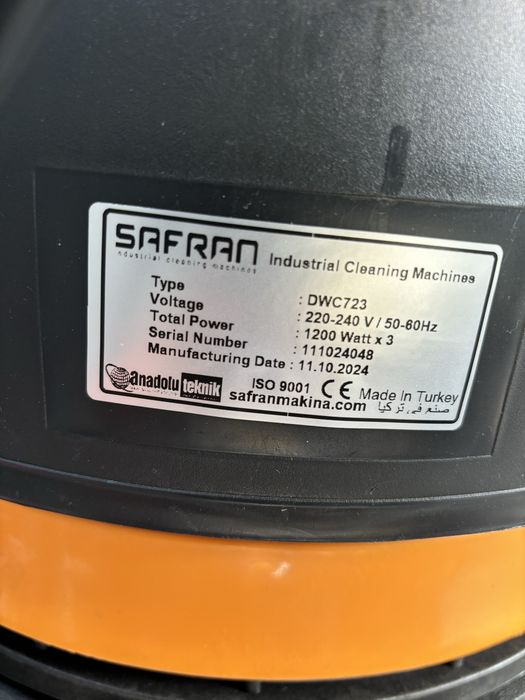 Професионални Прахосмукачки тримоторни Safran DWC 723