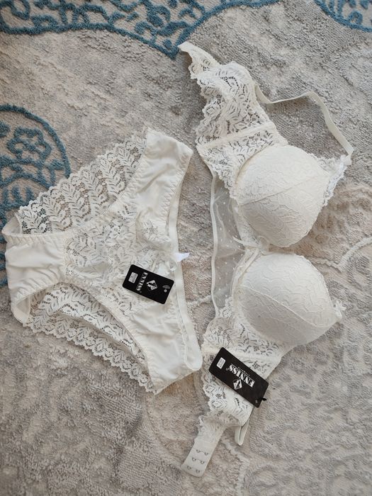 Продам комплект нижнего белья