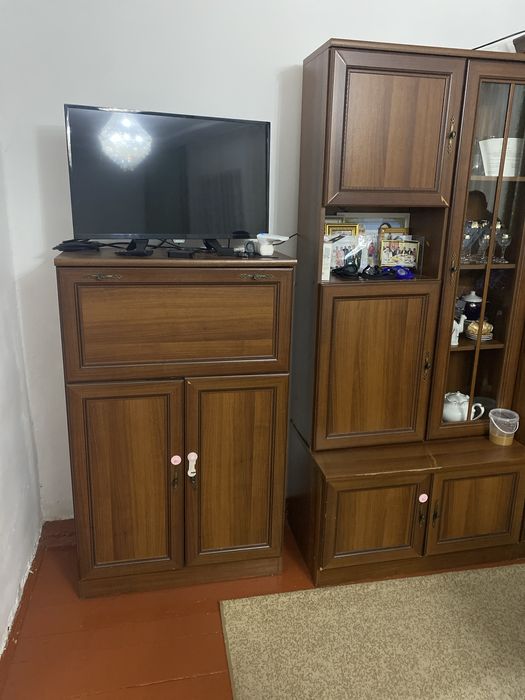 Стенный горка мебель