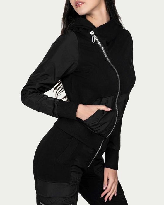 Суичър с диагонален цип MADE BY SOCIETY