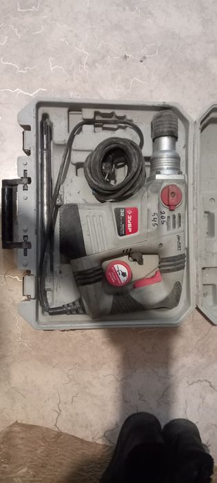 Продам перфоратор Зубр