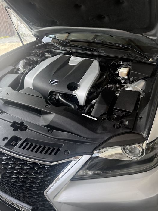 Lexus Gs awd 350  3.5 л сотилади 2013-14