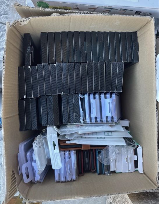Lot 80 huse de telefon