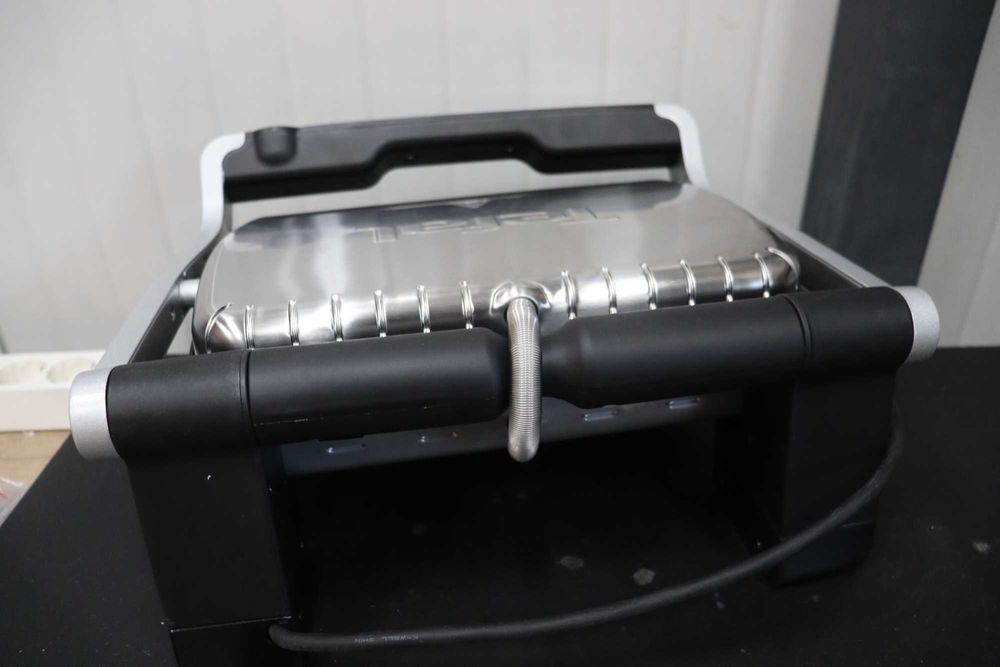 Контактна скара Tefal OptiGrill, 6 програми,дисплей за ниво на готвене