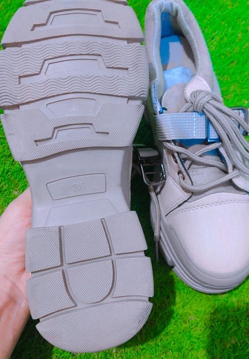 Новые кроссовки на осень