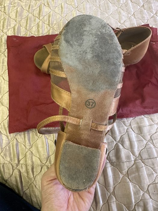 Продам туфли для бальных танцев 37р