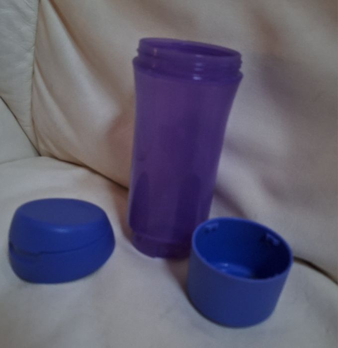 Бутылка со стаканом Tupperware 1л