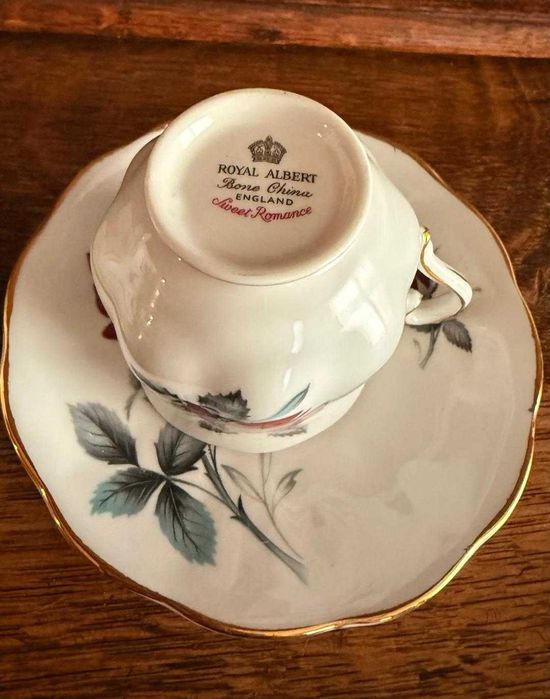 Чашка за кафе с подложна чинийка Royal Albert- Sweet Romance