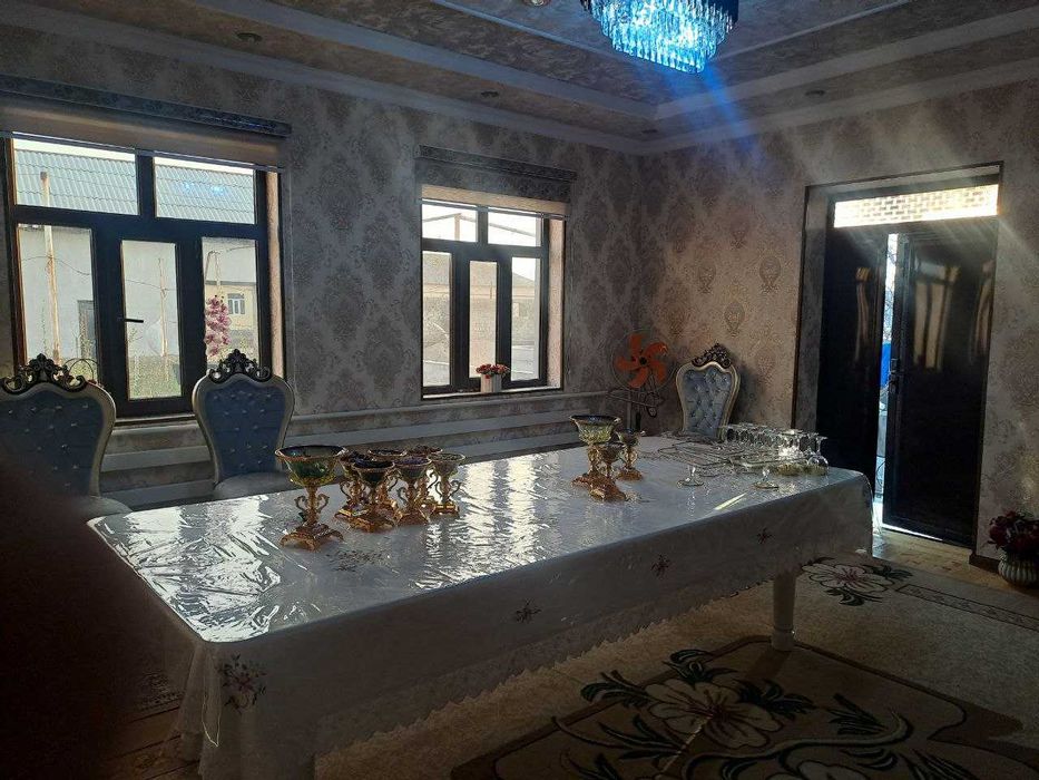 Zudlik bilan uy sotiladi 9 sotix