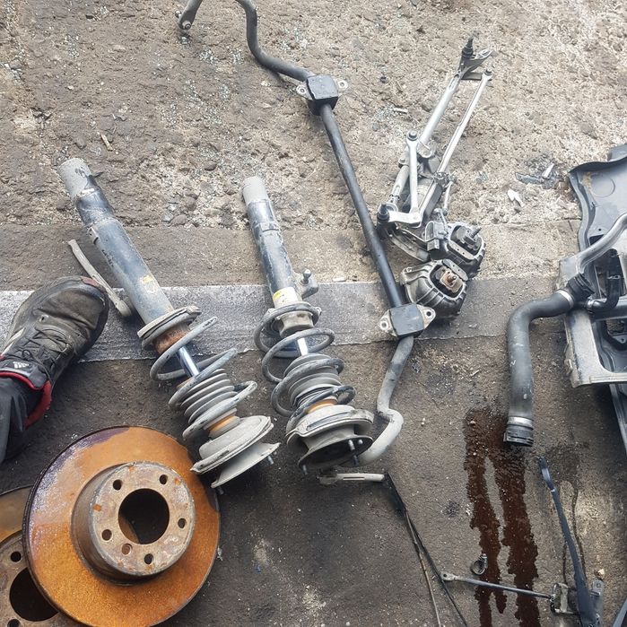 Шенкели главини амортисьори за БМВ е90 2.0д
