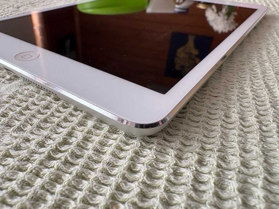 Apple iPad mini MD545TU/A Wi-Fi + 4g 64GB Белый