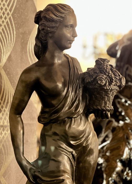 LYFT 【完売品】VINTAGE STATUE Y GRAPHIC Statuetă Bronz *** vintage / antic / retro *** Cristian • OLX.ro