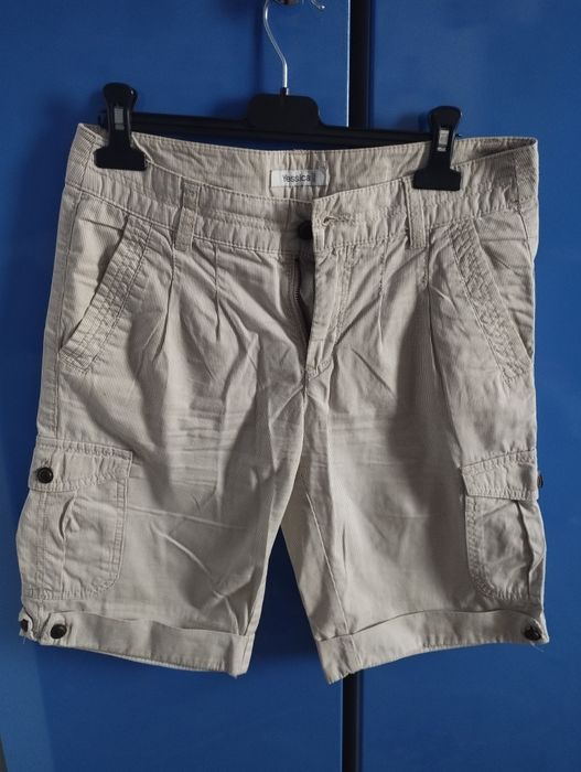 Pantaloni scurti