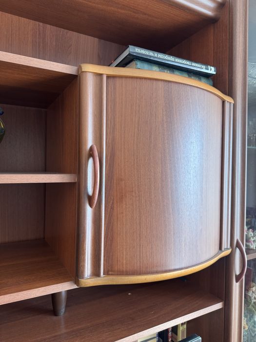 Стенка в зал (сервант)