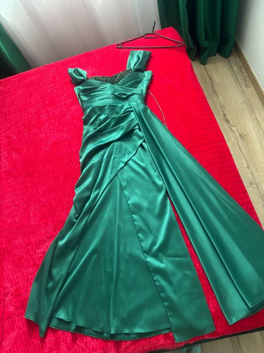 Rochie lunga verde smarald