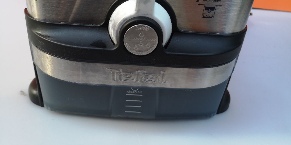 Фритюрник Tefal Oleoclean с вграден филтър