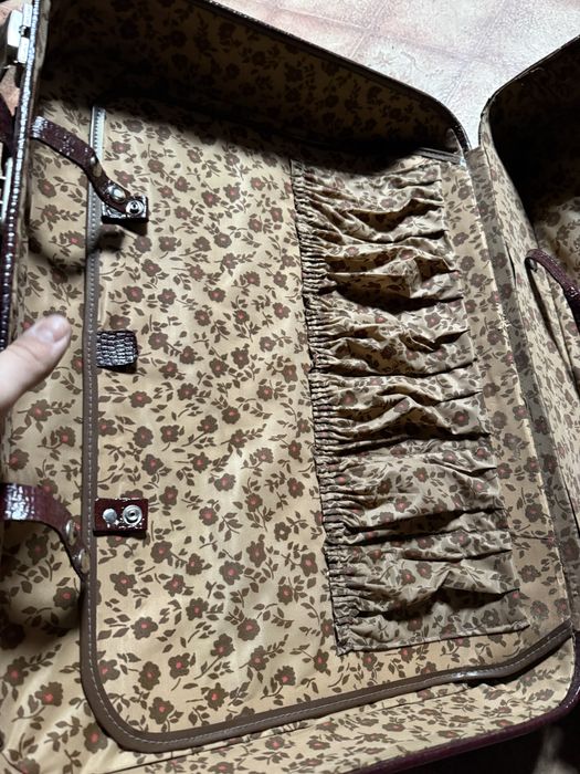 Винтидж куфар от естествена кожа