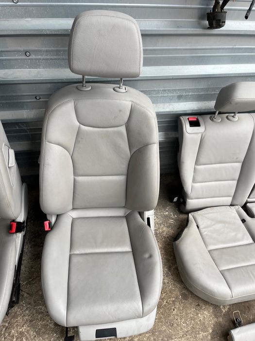 Кожен салон за Mercedes-Benz W204 комби сив подгрев ном 777