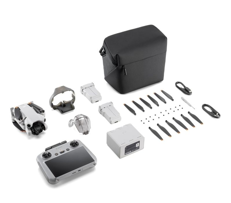 Дрон DJI Mini 4 Pro Fly More Combo Plus
