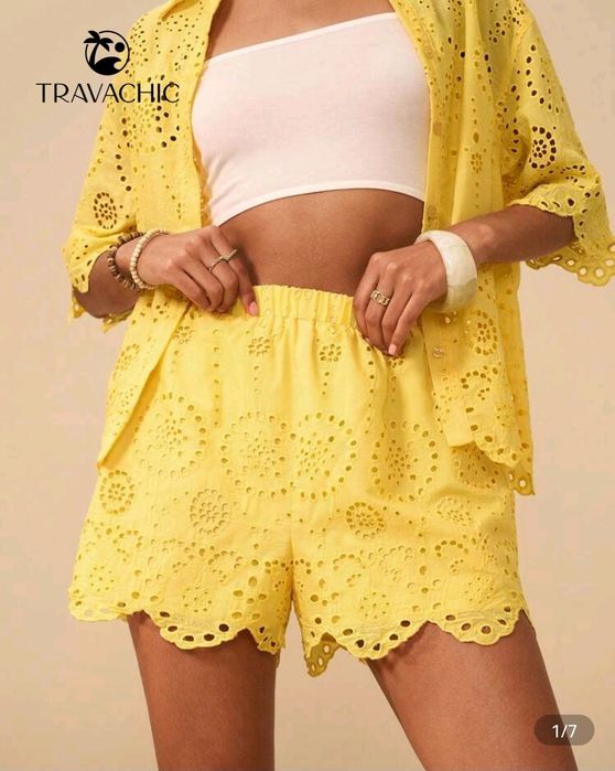 Къси панталонки с бродерия от Shein