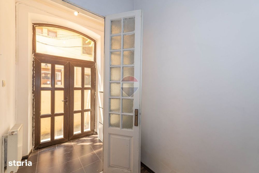 Apartament 3 camere de vanzare, in vila, 83 mp