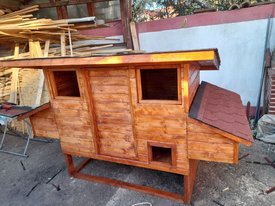 Coteț poiata pasari  cu cuibare din lemn masiv