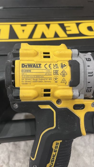 DeWALT дрель-шуруповерт