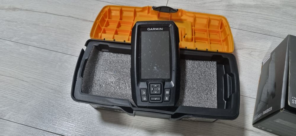 Эхолот GARMIN striker plus 4