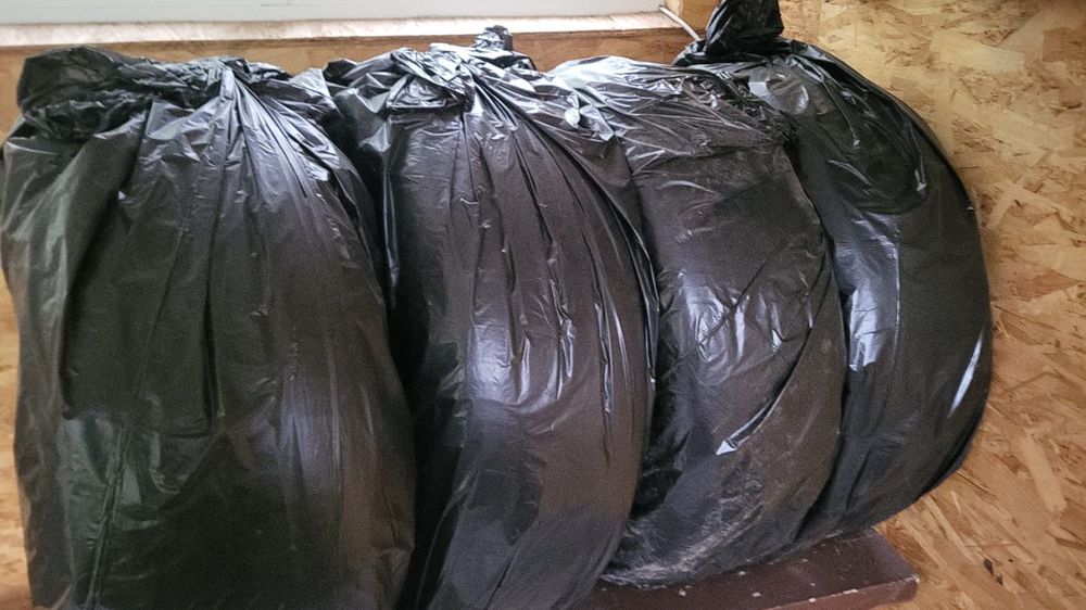 Продам комплект шин 215/55 R17 94V