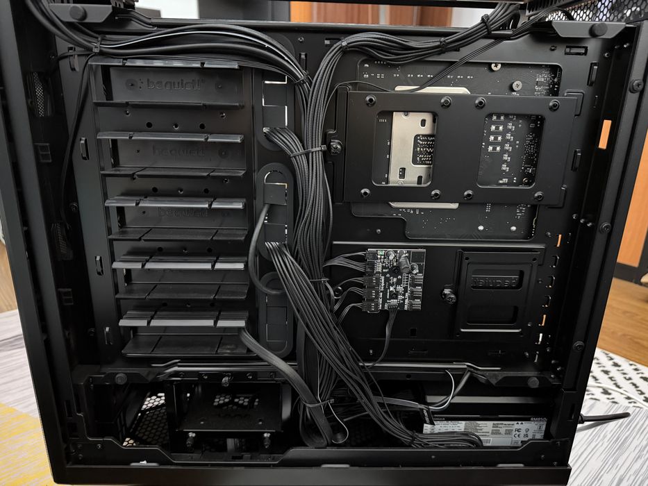 PC Gaming Saphire RX 9070 XT Nitro+, AMD Ryzen 5 7600X Garantie 2 ani